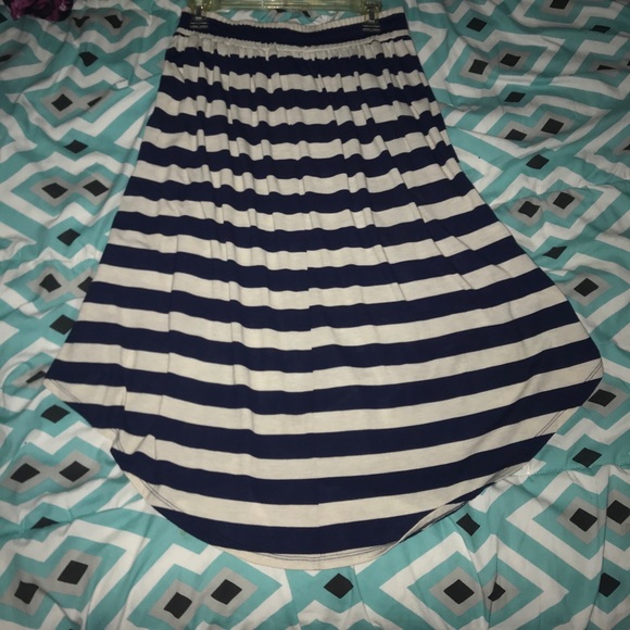 Skirt - Picture 3 of 3